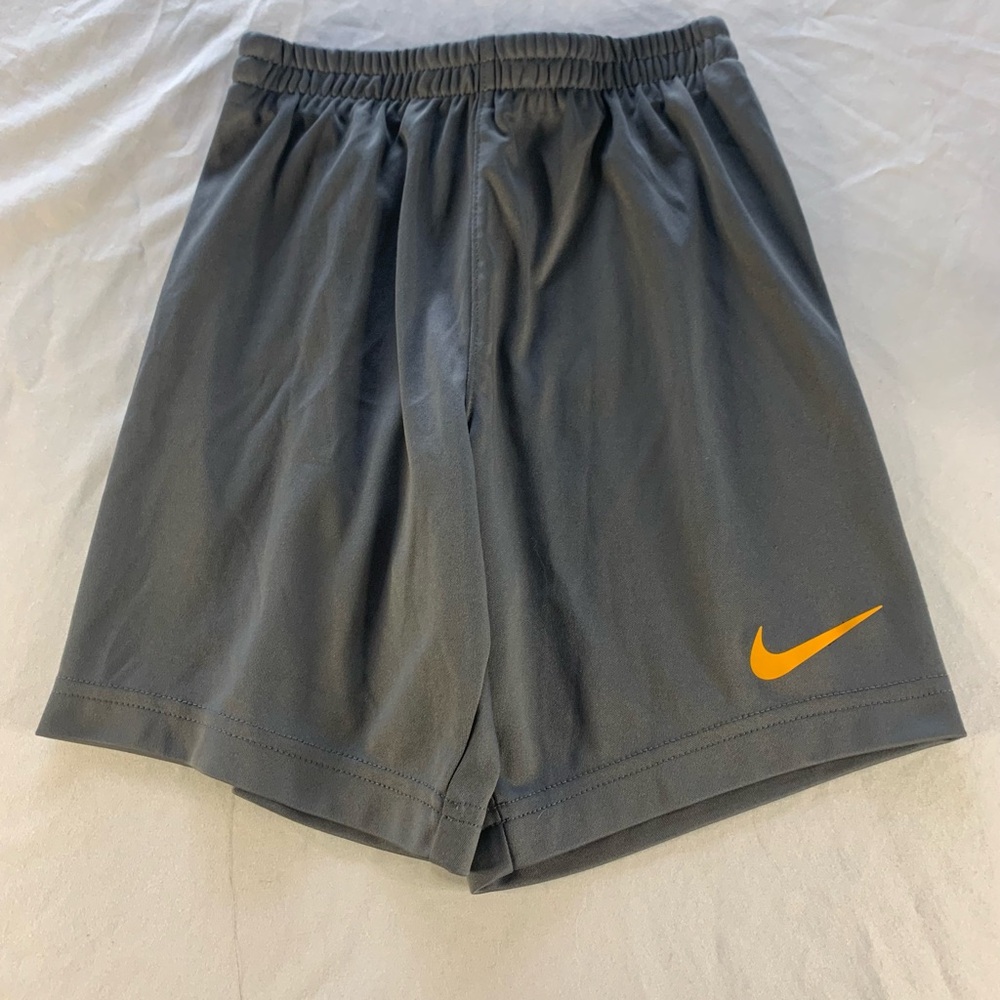 Nike kids Gray Shorts size 6
